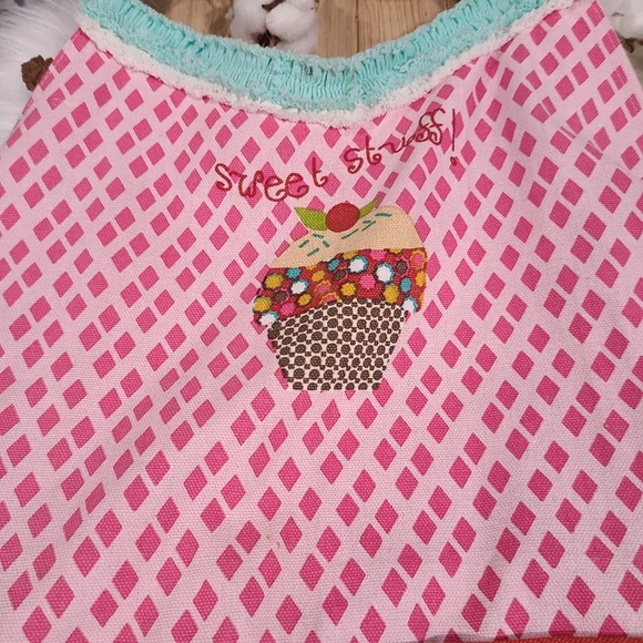 🧁🧁NEW🧁🧁SUPER CUTE!! Sweet Stuff Cupcake Apron for young girl cookers 🧁🧁 - Picture 14 of 16